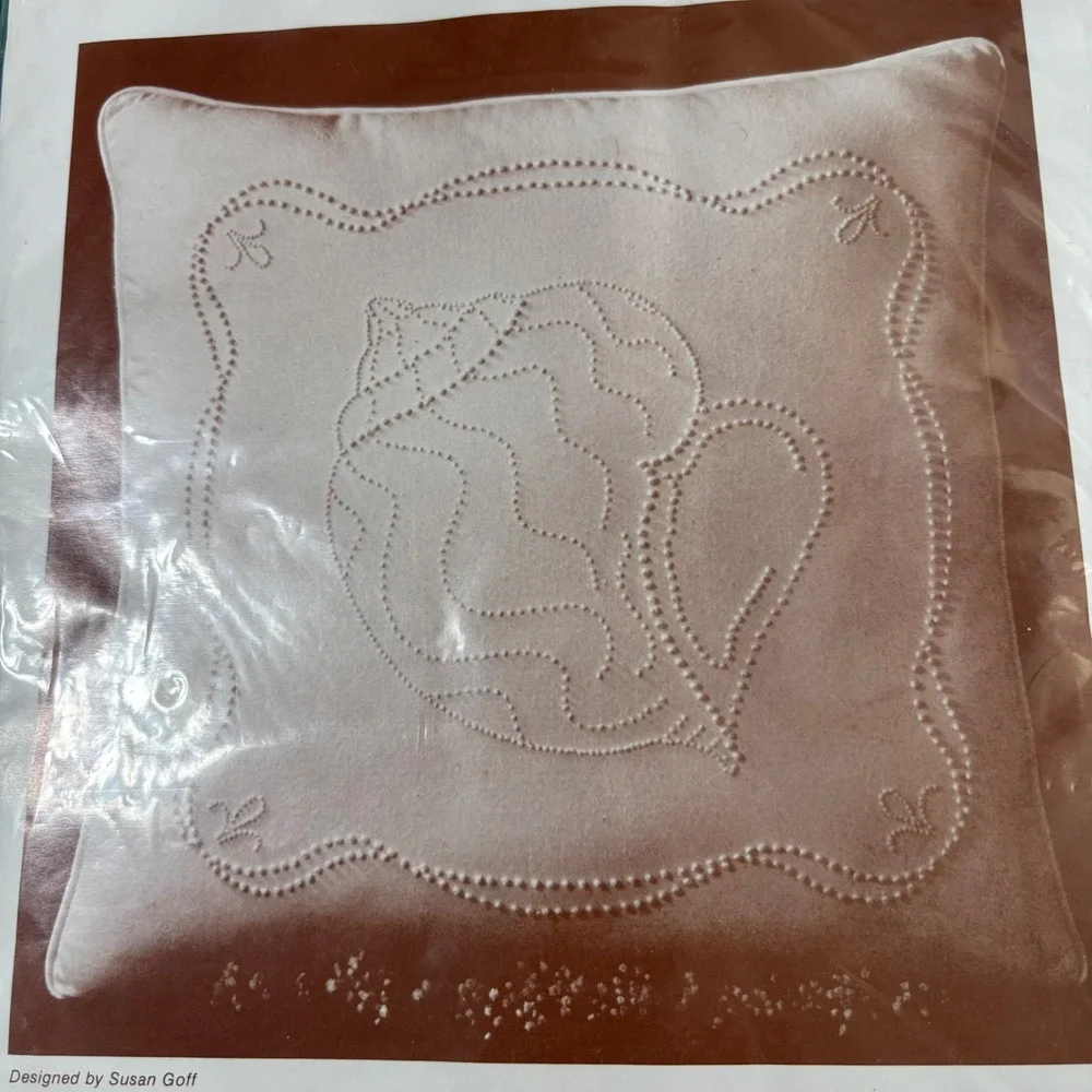 VTG Cathy Needlecraft Candlewick Pillow Kits‎ Set of 2 Seashell 7811 7821